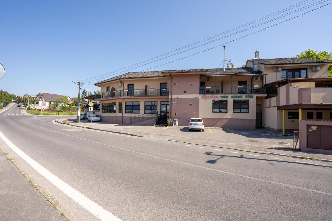 Penzion Toscana Нітра Екстер'єр фото